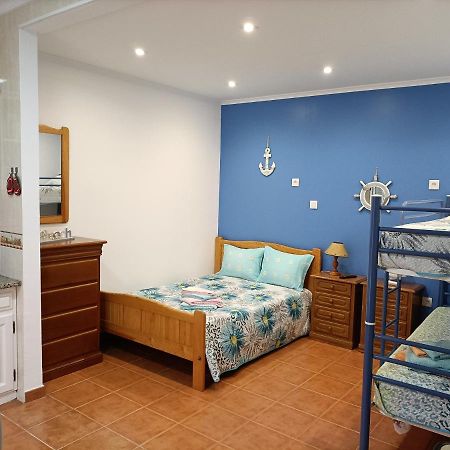 Estudio Mario Fanha Nazare Luaran gambar